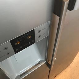 Used but in Good condition
Buyer collects
Pictures uploaded with model number
All functions still work
Selling due to upgrade.

Swan SR13010S
Non Plumbed American-Style Fridge Freezer - Silver
Depth: 75.9 CM
Energy Rating: A+
Height: 184 CM
Width: 96 CM
Plumbing Required: No