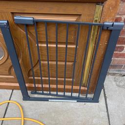Cuggl stair gate in anthracite grey
Pressure fit
Brought from Argos £27
NO OFFERS AS IT IS LIKE BRAND NEW USED FOR 1 month only  