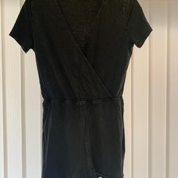 Faded grey acid wash playsuit/jumpsuit
Size small
Washed and worn only once