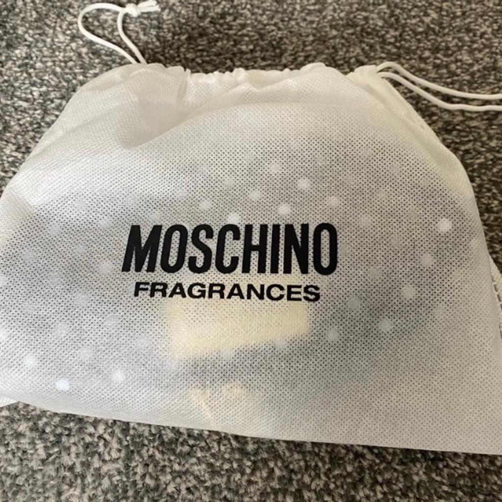 Brand new unused cosmetics bag