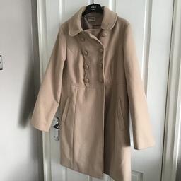 Ladies brown coat size 18 George.

Pet and smoke free home

Good used condition - slight gray on lining as in picture