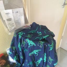 Marks & Spencer BOYS SHORT PYJAMAS
BLUE WITH GREEN DINOSAURS
AGE 11/12
Never used still in original packing