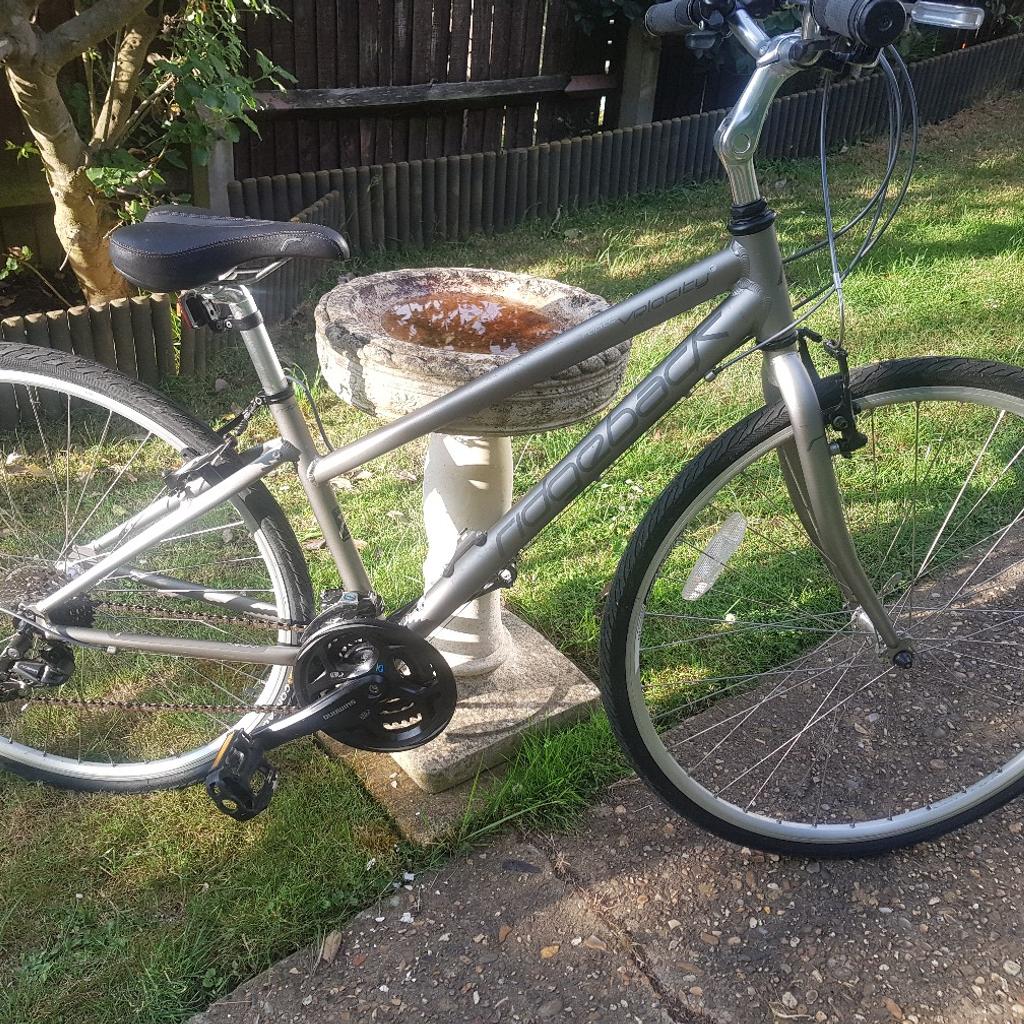 This is an excellent Ridgeback bike with 24 gears.
Been well maintained and get in very good working order.
Step through frame and 24 speed gears.
Hardly used and ready to ride.
A great bargain and perfect for some summer riding and commuting.
Any questions please ask.
