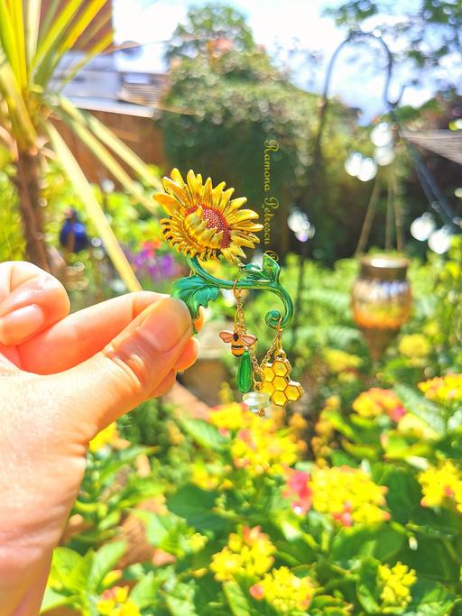 Buy & Sell West Midlands Birmingham - Photos for 🌻🌿Sunflower Fluorite & Bee Charms Brooch