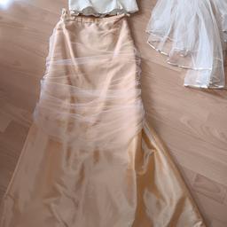 zweiteiliges Hochzeitskleid, Oberteil geschnürt