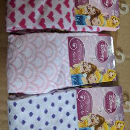 Brand new set of 3 official Disney princesses socks size 12.5 to 3.5.
Collect bl3