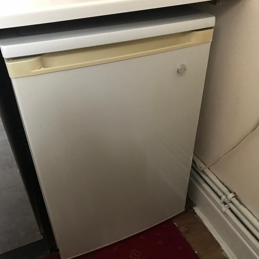 Small fridge working fine selling because buy new one
Pick up from Nelson
Pick up only no ask for post or email address
