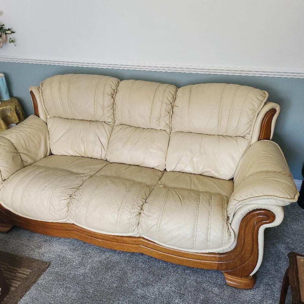 3 seater leather sofa in WV6 Wolverhampton for £75.00 for sale Shpock