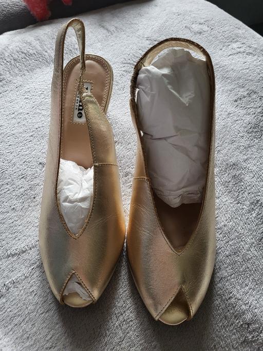 Buy & Sell Central London King`s Cross - Central London - Photos for Dune Gold Shoes Size 4 (37)