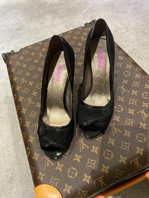 Buy & Sell East London Loxford - East London - Photos for Black court shoes