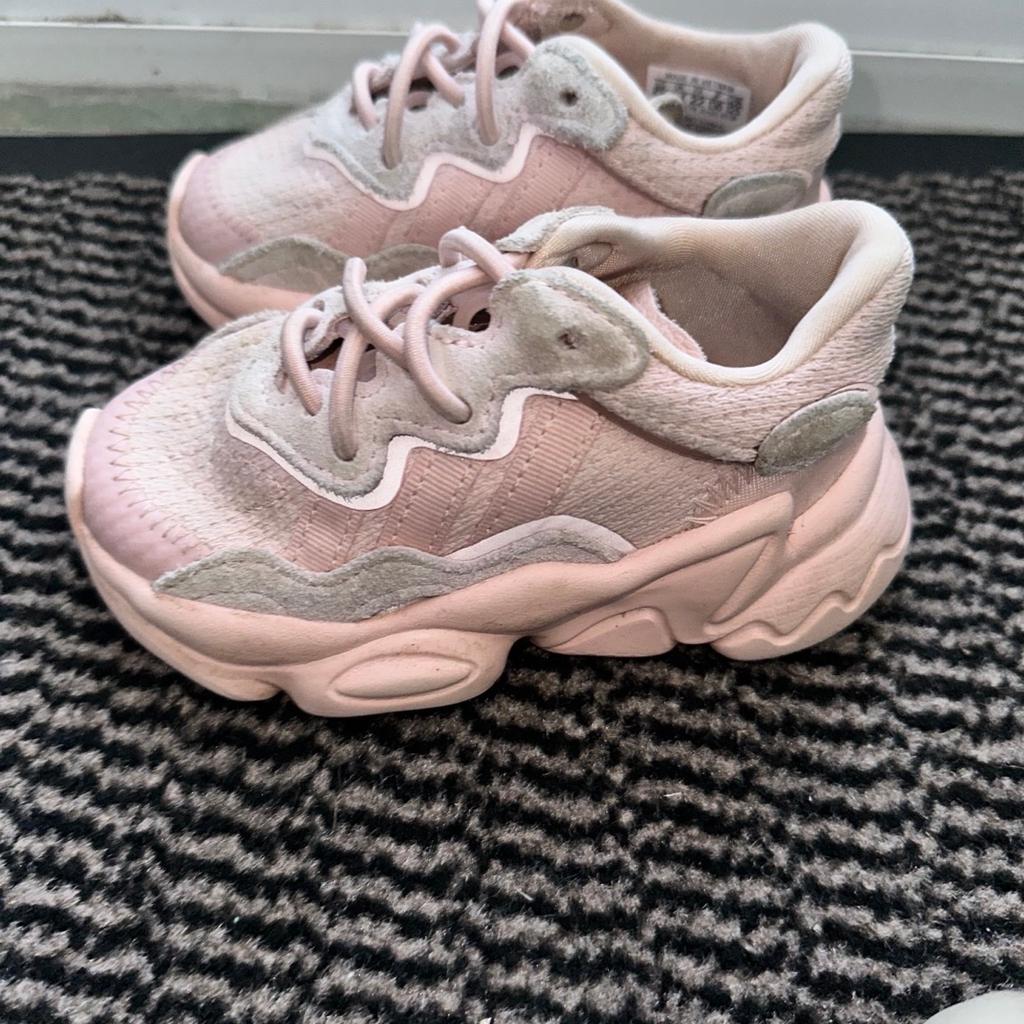 Lots Of 6 Pairs Baby Girl Multicolor Adidas, Nike, Etc Shoes
These are all infant shoes sizes 5.5- 7.5 Uk

Nike Shoes Infants Air Max 90 Leather Barely Rose White Black size Uk 7.5 RRP £50
adidas Originals OZWEEGO Girls- Trainers UK 5 1/2 RRP £35

Clarks Girl's Crown Jump K Loafers UK 6 1/2 RRP £35
Nike Sunray Protect 2 baby sandal Uk 5 1/2 RRP £20
Plaid Warm Baby Booties UK 6 RRP £17
Mini Girls Glitter Heart Jelly sandal - Gold UK 6 RRP £10