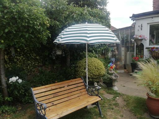 Buy & Sell Surrey Elmbridge - Photos for Garden umbrella