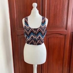 Asos Aztec sleeveless crop top
Excellent condition
Hardly used
Size small U.K.
Bargain
Bundle discounts available