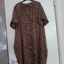 beautiful ladies shirt dress with pockets leopard print silk excellent condition from pet and smoke free home