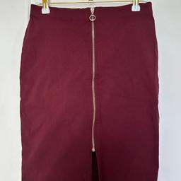 Atmosphere burgundy skirt with zip size 10 to 12
Measurements
Waist 37cm
Length 53
Collection in person from Wilnecote Tamworth
