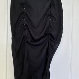 Boohoo black pencil skirt size 12
Measurements 
Waist 37cm
Collection in person from Wilnecote Tamworth