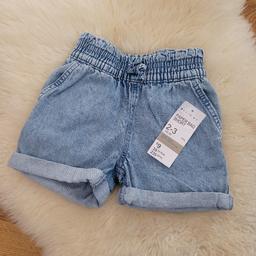 Neue Jeans Shorts groß geschnitten eh mehr 104! Nie getragen ist leider nicht mein Style.
Nichtraucher und tierfreiem Haushalt