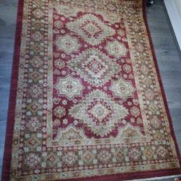 lovely high quality rug 120cm wide 180cm length