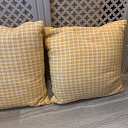 Pair of next cushions, very good clean condition 
From a smoke free home.
40x40