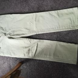 As seen in the picture quality jeans.  I have 8 other pairs assorted brands of chinos trousers and cargo around same size to follow. they will all be at £5 a pair.