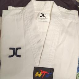 Like new worn couple of times for Taekwondo

Child Size 100-110

Approx age 4-6