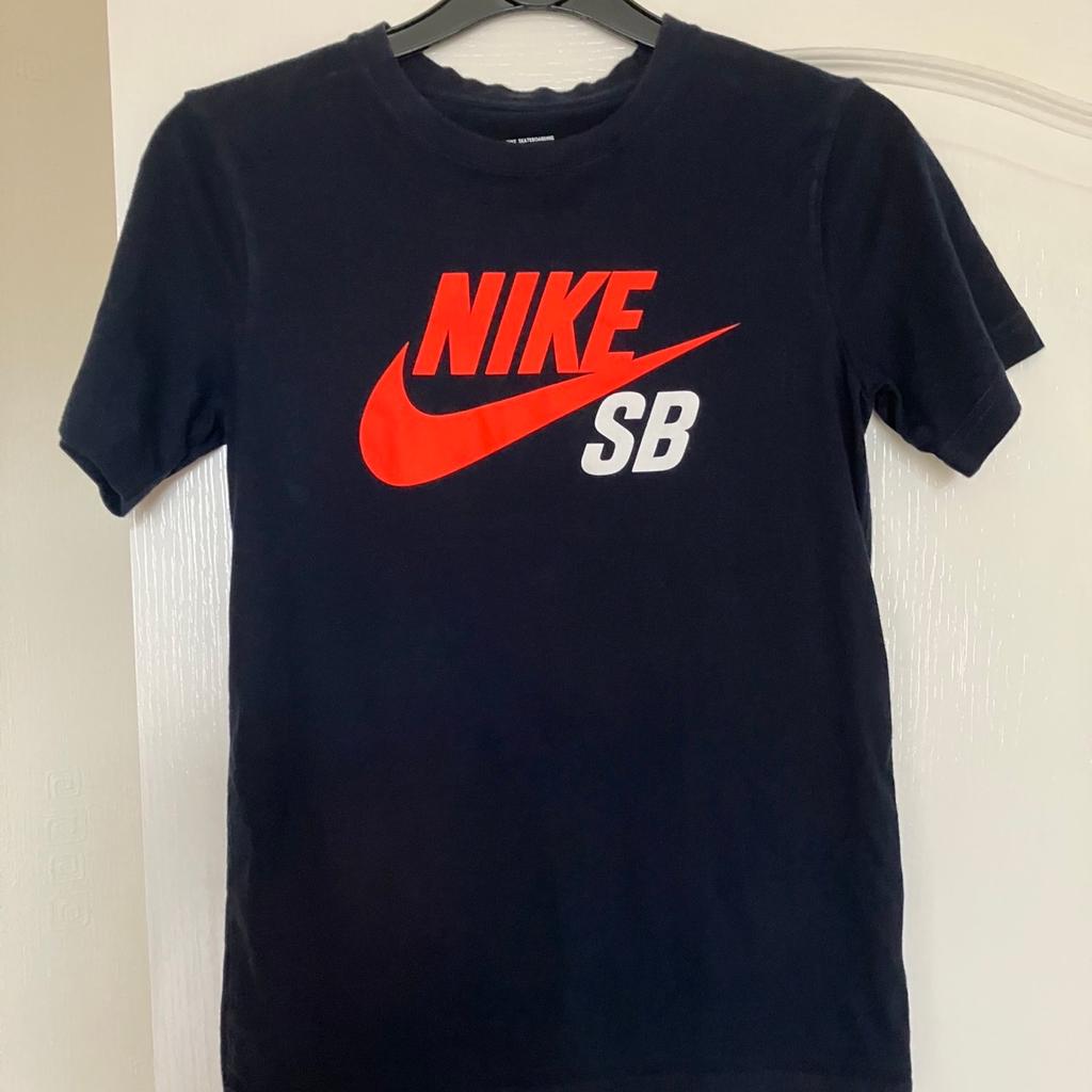 Boys ‘Nike’ T-Shirt

Size: 10/12 yrs (140-152 cm)

Great Condition

Smoke/Pet Free Home

Pickup S61