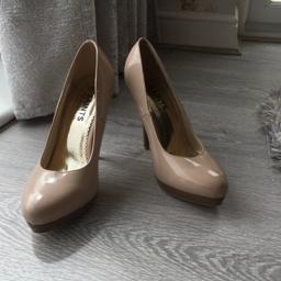 Nude patent, platform heels approx 4.5”. U.K. size 4. Brought for wedding but only  worn in the house to try. From p&sf home. Collection only from lower gornal dy3