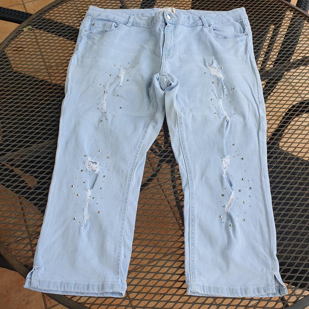 Trend 3/8 Jeans mit Steinchen versehen