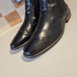 Moncrief Mens Chelsea Boots UK 10 Black Leather RRP £350. Very Good Condition. Excellent quality boots. 

See photos for condition size flaws materials etc. I can offer try before you buy option if you are local but if viewing on an auction site viewing STRICTLY prior to end of auction.  If you bid and win it's yours. Cash on collection or post at extra cost which is £4.55 Royal Mail 2nd class. I can offer free local delivery within five miles of my postcode which is LS104NF. Listed on five other sites so it may end abruptly. Don't be disappointed. Any questions please ask and I will answer asap.
Please check out my other items. I have hundreds of items for sale including bikes, men's, womens, and children's clothes. Trainers of all brands. Boots of all brands. Sandals of all brands. 
There are over 50 bikes available and I sell on multiple sites so search bikes in Middleton west Yorkshire.