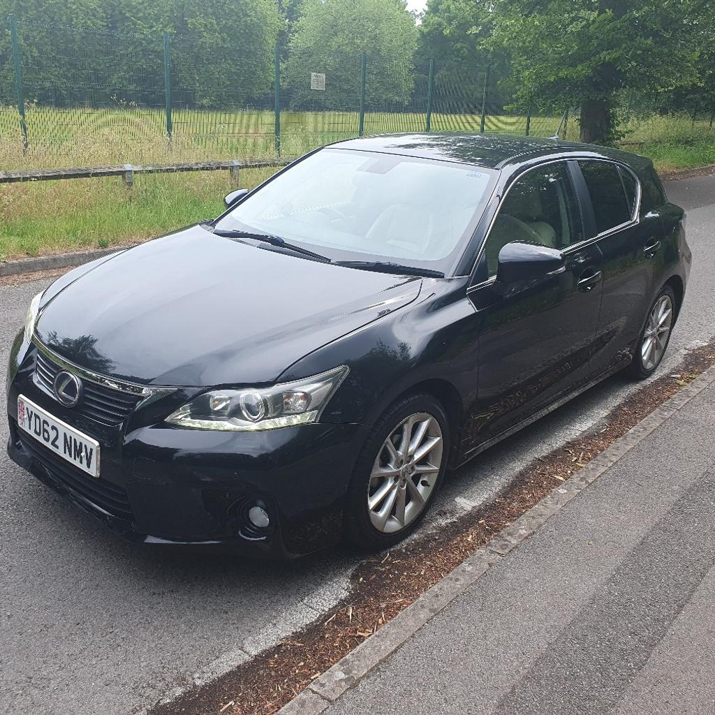 LEXUS CT 200h AUTOMATIC/ 1.8 PETROL-HYBRID /ULEZ FREE/4 OWNER / 12 m MOT/ TAX £0 / PARKING SENSORS FRONT AND BACK / FULL LEATHER INTERIOR / HEATED SEATS / FULLY ELECTRIC / USB / ALLOYS AND MANY MORE DIGITAL CLIMATE CONTROL