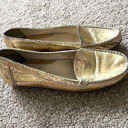 Hi and welcome to this beautiful looking rare Geox Respira Flat Gold Moccasin Loafer Size Uk 4.5 Eur 37.5 in very good condition thanks