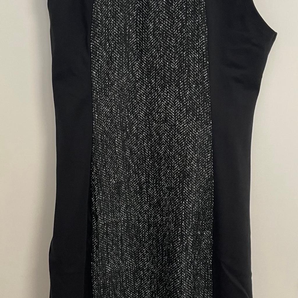 Neues Kleid sucht neuen Besitzer der es trägt. Asymmetrische Form. Neupreis lag bei 119,95€