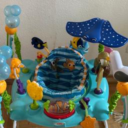 Disney Baby, Findet Nemo Spring- und Spielcenter mit Spielstation mit Lichtern und Musik, 13 Aktivität Spielzeug, 360° drehender Sitz, höhenverstellbares, Kinder ab 6 Monaten

Sitz gewaschen♥️