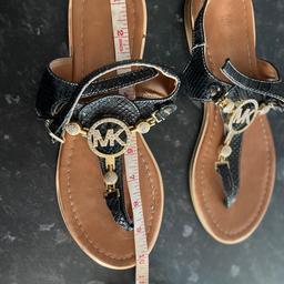Michael Kors Womens Sandal size 7
Used fantastic condition