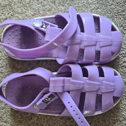 Next kids sandals size 8uk.
Collection from b14