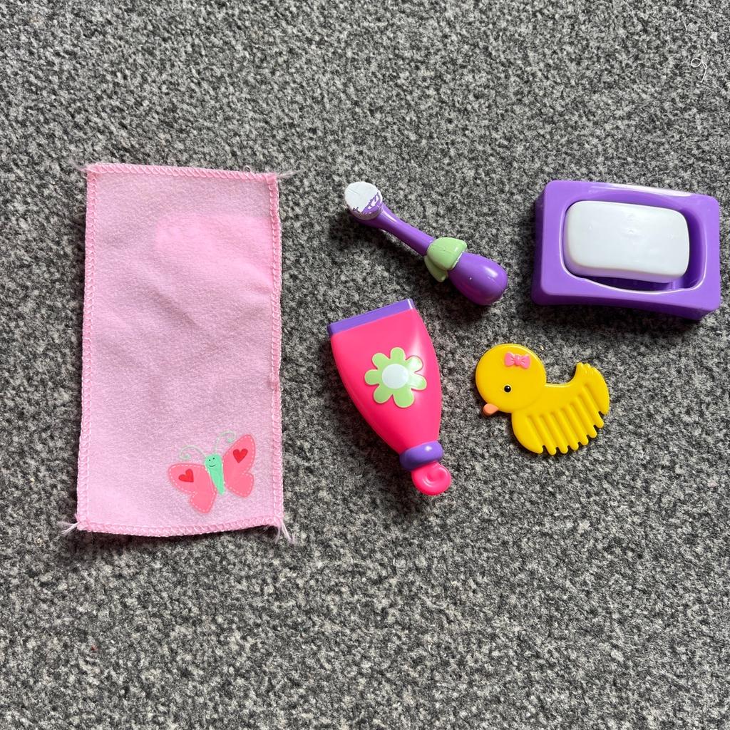 Dolls bath and all original accessories as shown in picture from Smyths website. Slight wear and tear to toothbrush as shown. Still lots of play left in it. From smoke and pet free home