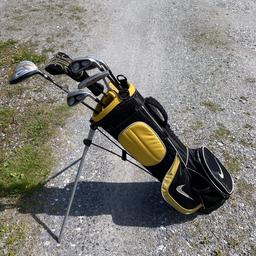 Golfbag inklusive 6 Schläger.
Wurde immer gepflegt und dementsprechend auch der gute Zustand.