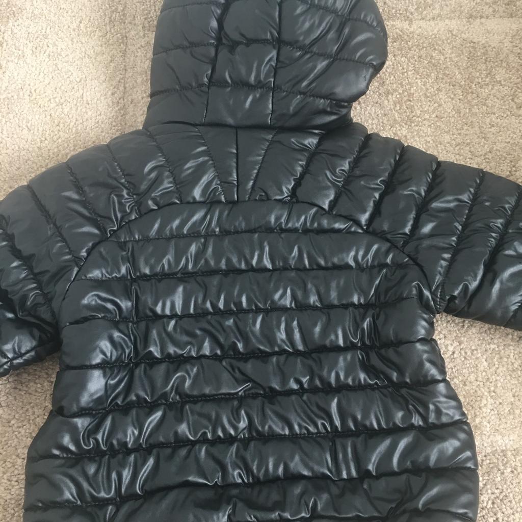 Selling a boys zara puffer jacket size 3-4.