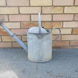 Vintage 1960s galvanised watering can fully original even with the original brass rose.
Ideal for shop display.
A real rare find to be fully original
no rust still holds water and no repairs
offers over £15