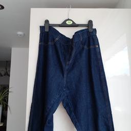 Elasticated Waist Jeans.
Indigo Blue.
Size 18 Denim & Co
Straight Leg.
Soft Denim
Collection only please