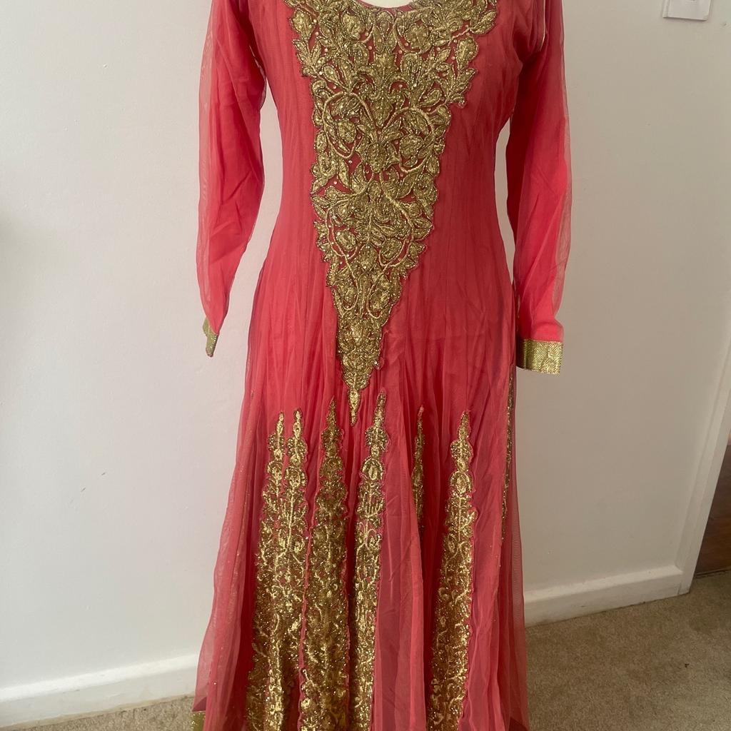 dress-in-e6-london-for-40-00-for-sale-shpock