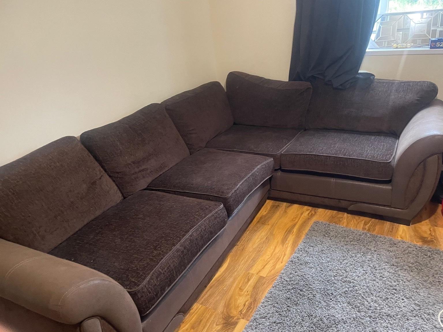 Brown corner sofa in WV14 Wolverhampton for £100.00 for sale Shpock