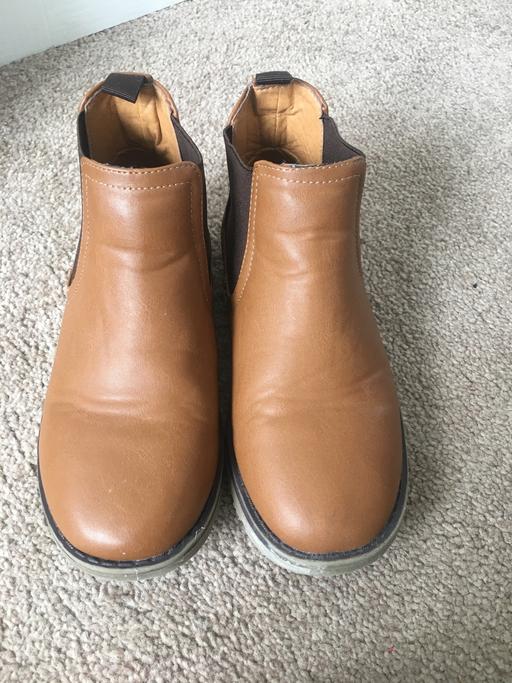 Buy & Sell Leicestershire Leicester - Photos for Boys Chelsea boots (size 13)