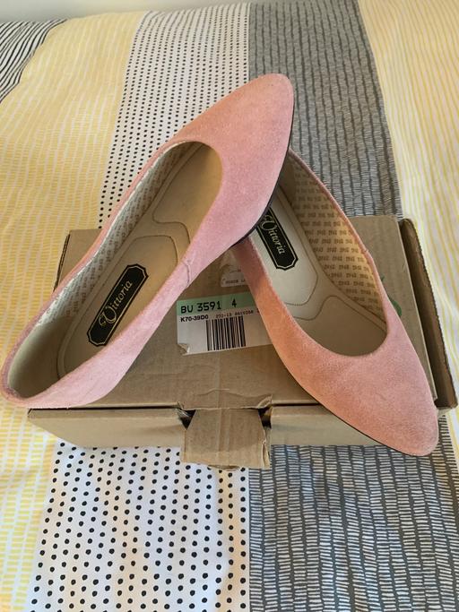 Buy & Sell West Midlands Sandwell - Photos for Ladies pink suede shoes