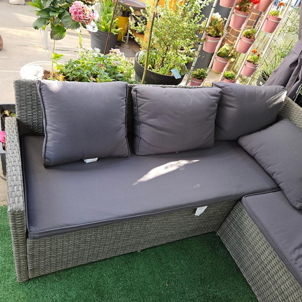 ratten garden corner sofa in UB2 London for £145.00 for sale Shpock