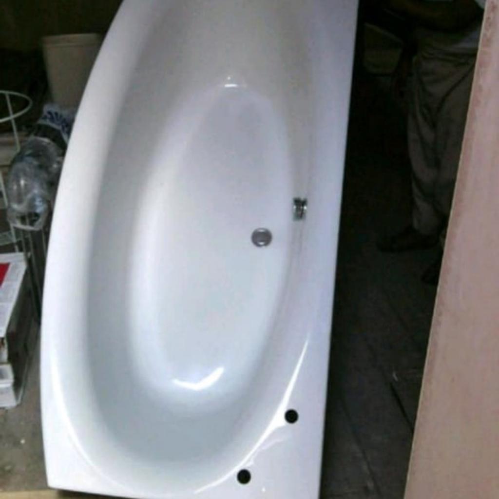 Cooke Lewis bath brand new from B&Q now £150 before £250
full set including legs
side panel
and front panel
size: 170 x 79 cm
Sold as seen
No returns