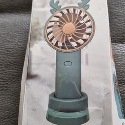 Handheld mini USB charging 3 speed cartoon bear fan

Brand New Never Been Used
Just taken out off box to take pictures.