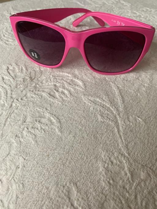 Buy & Sell Essex Maldon - Photos for Sunglasses