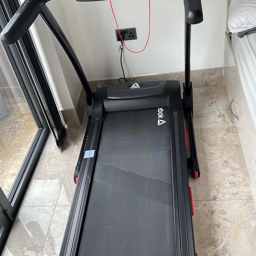 reebok-gt40s-treadmill-in-sl1-slough-for-250-00-for-sale-shpock