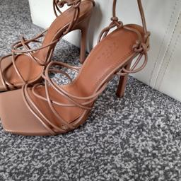 Brand New (Chloe Adair Style)
Size 3 (Wide Fit)
Beige Tie Up Heels